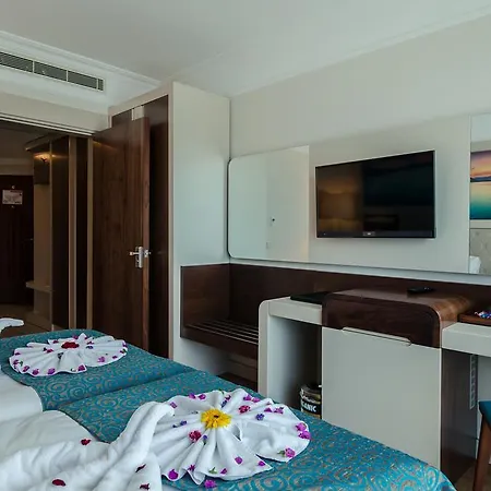 The Lumos Deluxe & Hotel 5*
