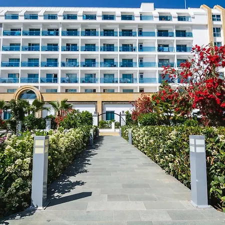 The Lumos Deluxe & Hotel 5*